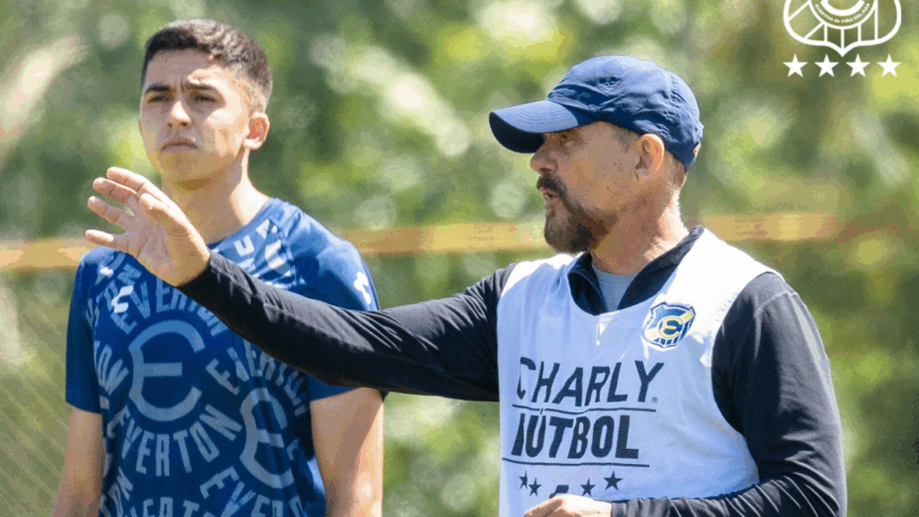 Javier Torrente vuelve a la Liga de Primera